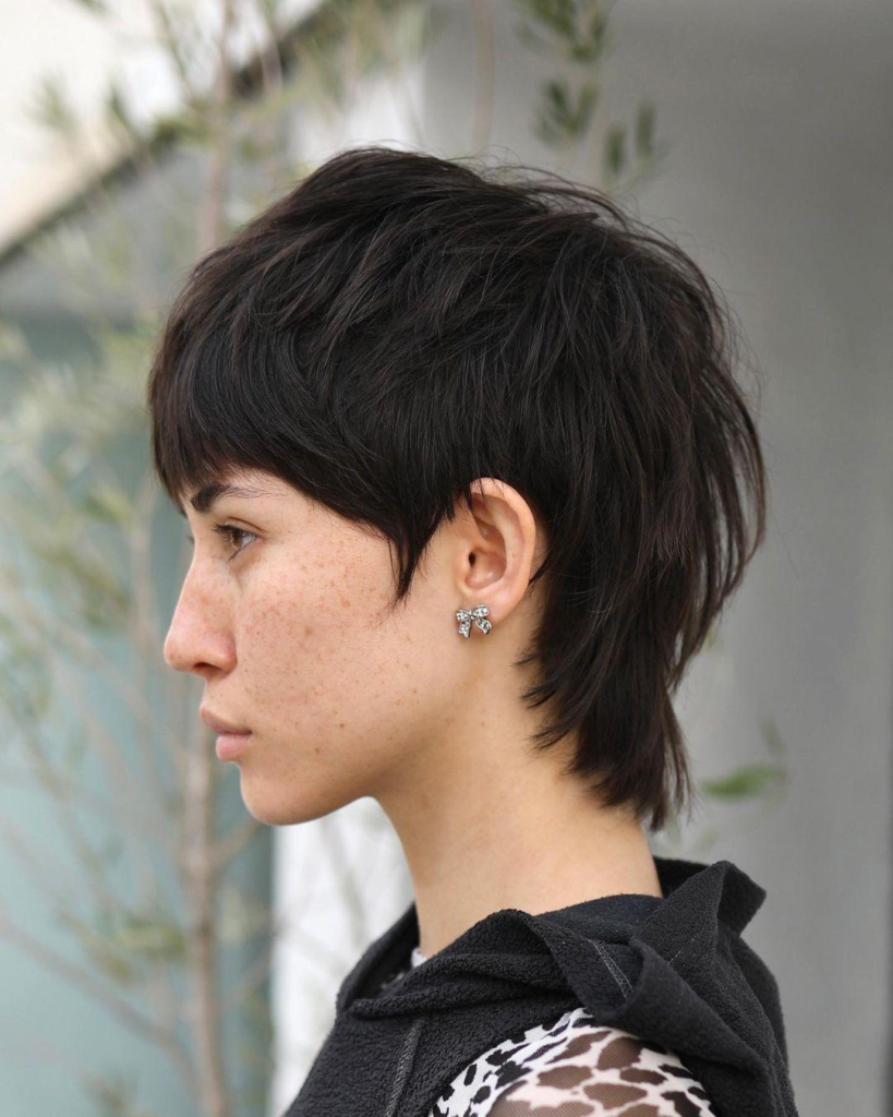 A Step-By-Step Guide On How To Style A Female Mullet - Manometcurrent