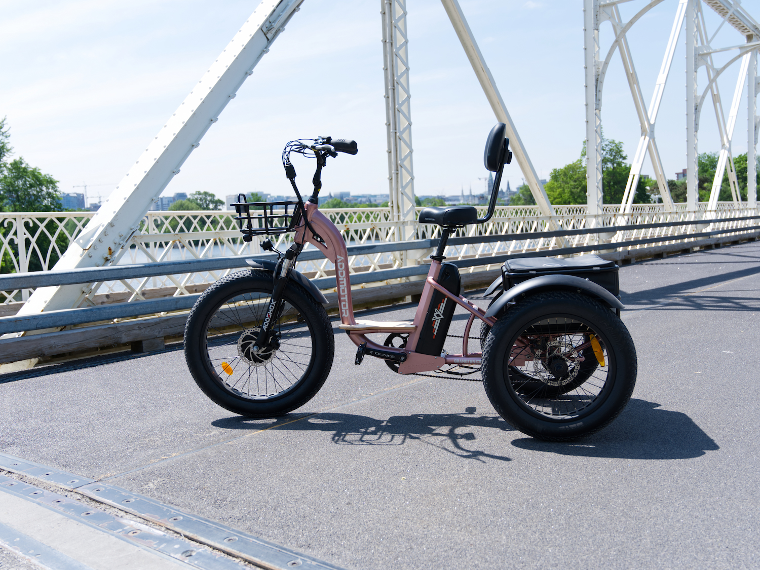 Exploring the Advantages of Fat Tire Etikes for Commuting Longer