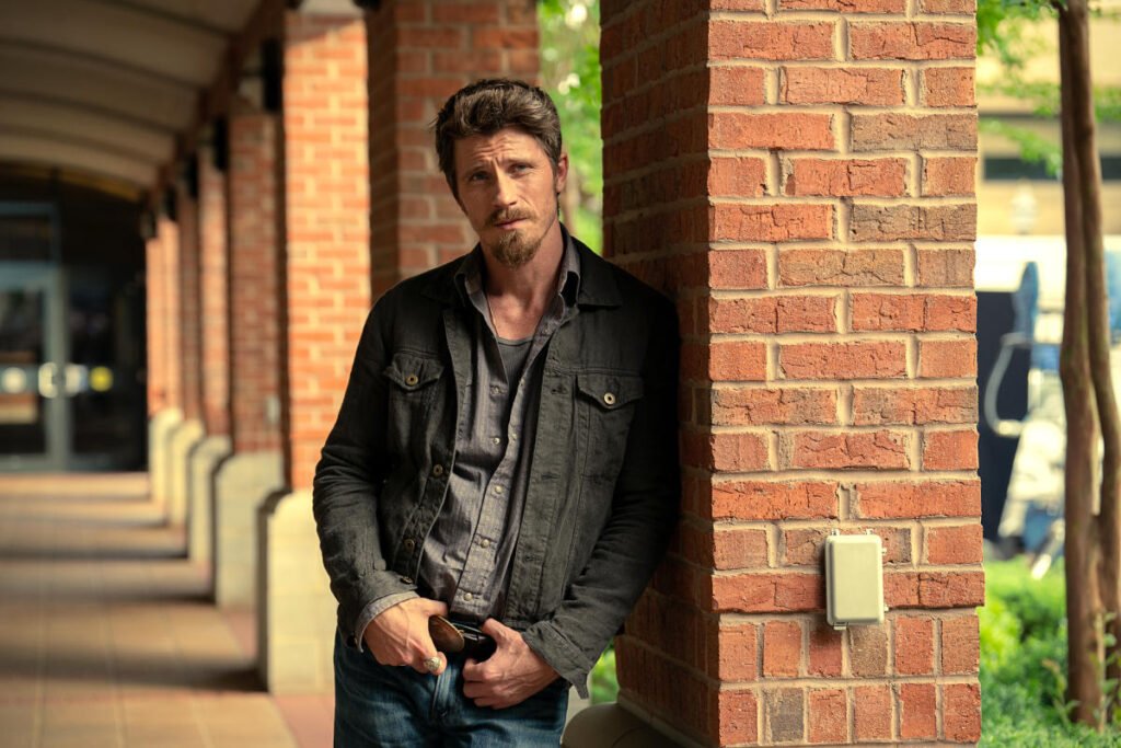 Garrett Hedlund as Bodhi Geigerman