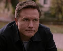 Scott Porter as Paul Randolph